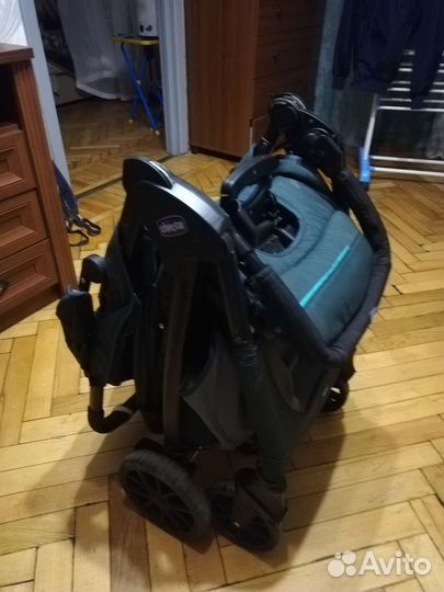 Прогулочная коляска chicco