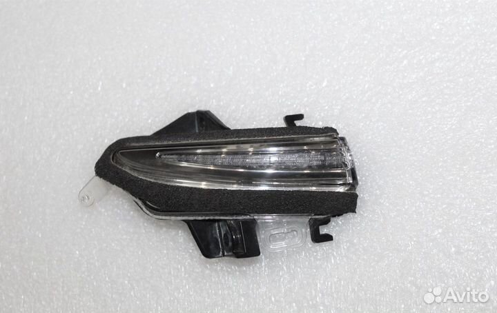 Lexus LS Поворотник в правое зеркало 2012-2017