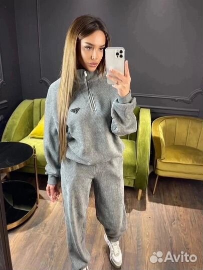 Костюм спортивный