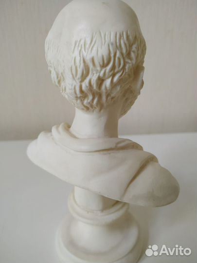 Гипсовый бюст Гиппократа