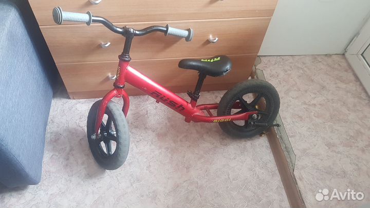 Детский велосипед с родительской ручкой