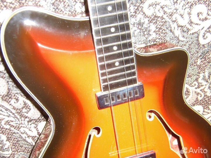 Коллекционная гитара