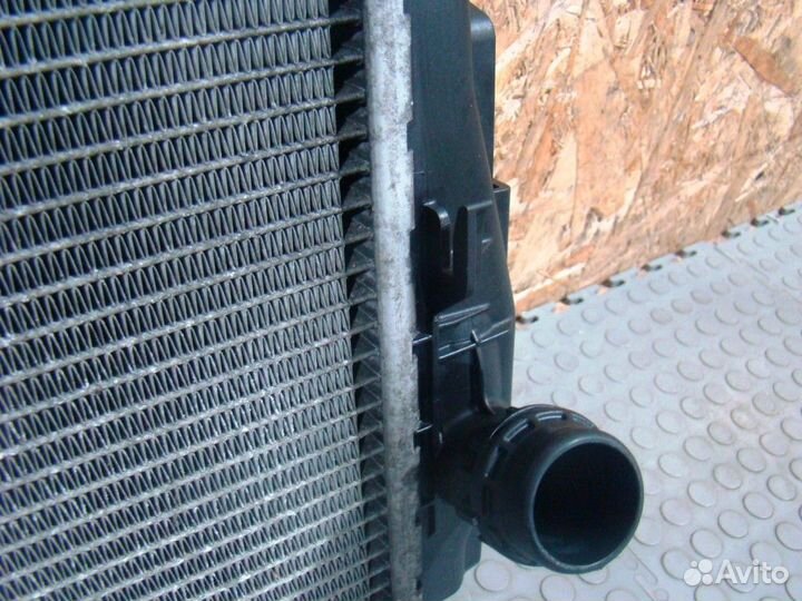 BMW X1 E84 Радиатор основной
