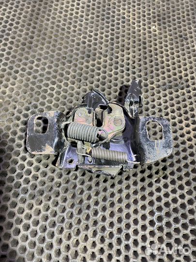 Замок капота Jeep Liberty KJ Джип Либерти