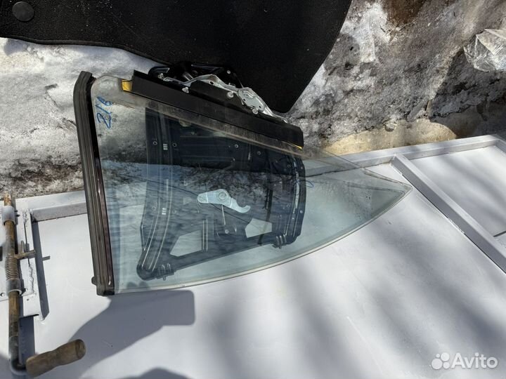 Стекло заднее правое Mercedes CL W216