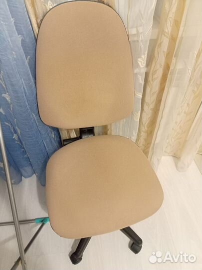 Офисное удобное кресло