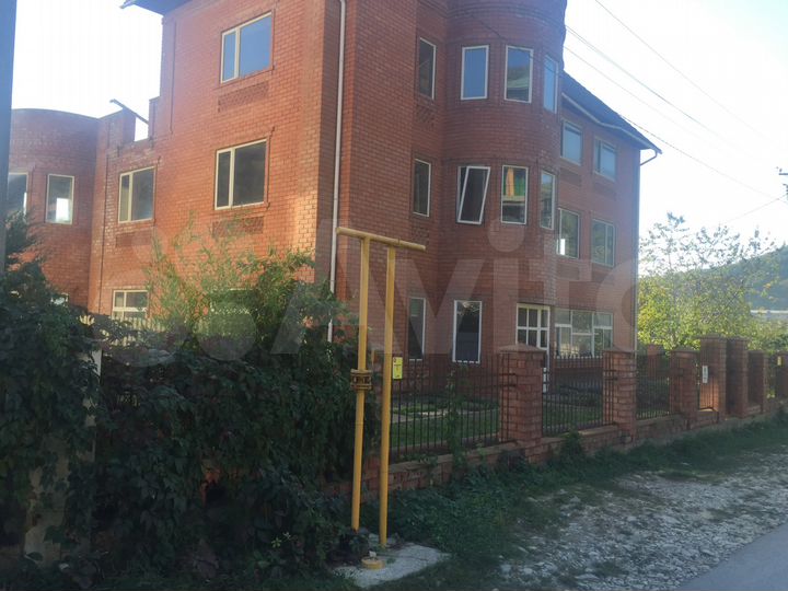 Дом 792 м² на участке 11 сот.