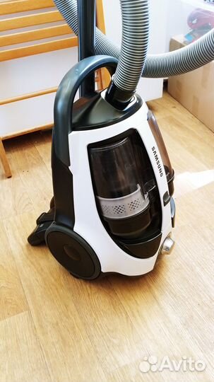 Пылесос Samsung SC8835 белый