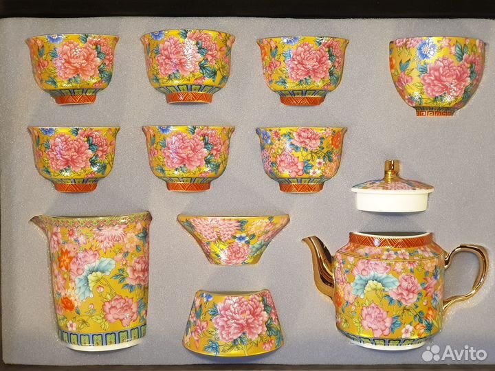 Подарочные наборы. Чайные сервизы