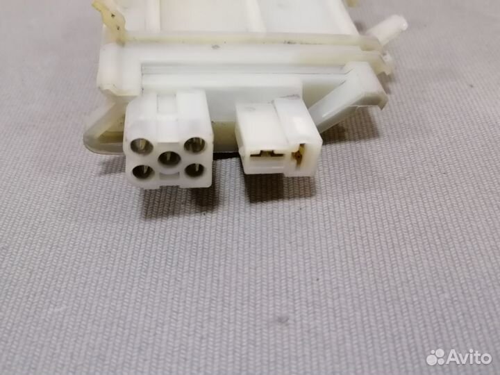 Резистор реостат печки Volkswagen Passat B3 1990