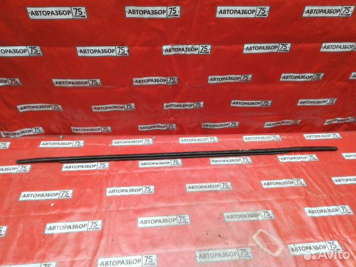 Молдинг на дверь передний правый Nissan Note E12