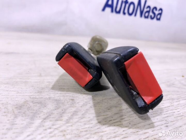 Ответная часть ремня безопасности Volkswagen