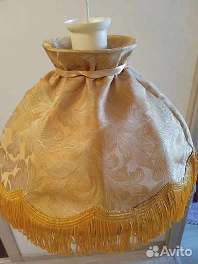 Люстра потолочная с абажуром