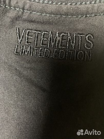 Футболка vetements