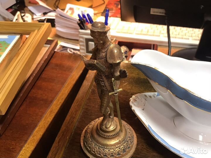 Дон кихот бронзовый