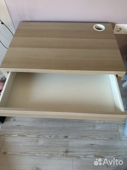 Письменный стол IKEA
