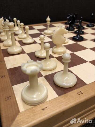 Шахматы карболитовые СССР. Доска шкатулка новая