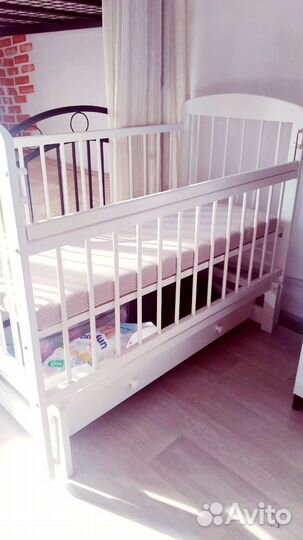 Детская кроватка с маятником и ящиком матрас бонус