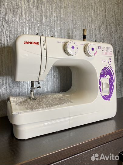 Швейная машина Janome s-21