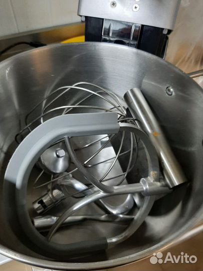 Миксер планетарный (тестомес)