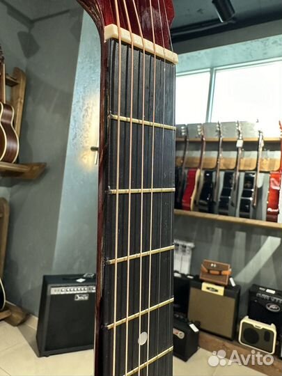 Гитара с металлическими струнами (новая)