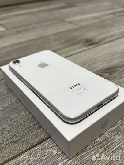 iPhone Xr, 64 ГБ