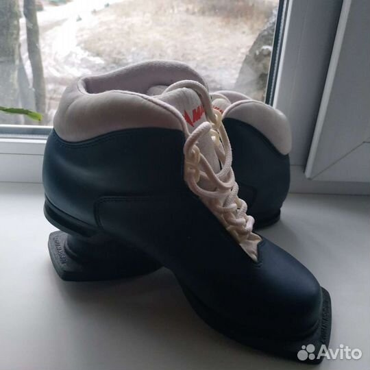 Лыжные ботинки классические