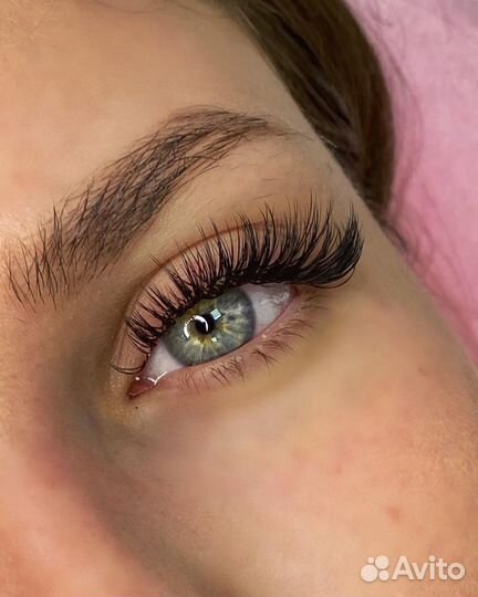 Наращивание ресниц /оформление бровей