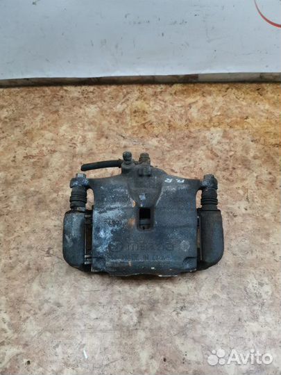 Суппорт тормозной передний правый Mazda 3 хетчбэк