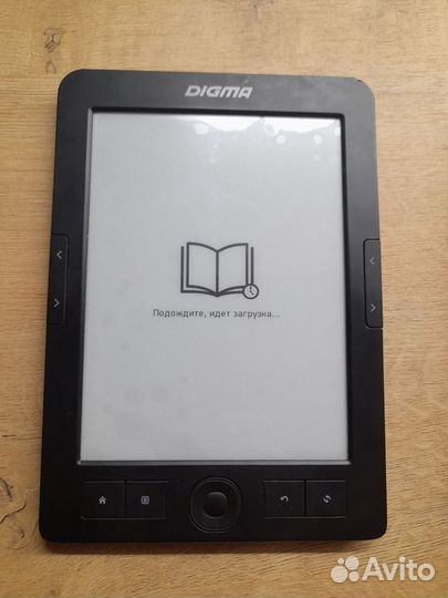Электронная книга Digma не включается