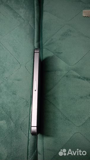 iPhone SE, 32 ГБ