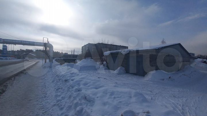 Гараж, > 30 м²