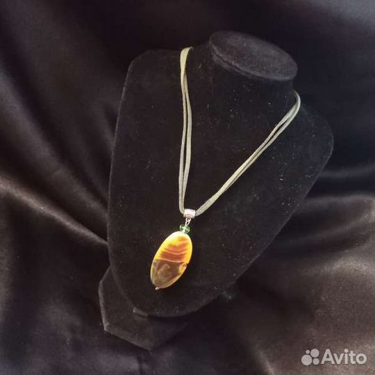 Камни натуральные на шнуре