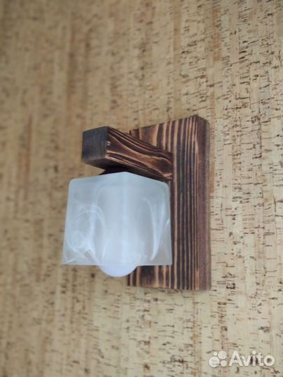 Бра из дерева