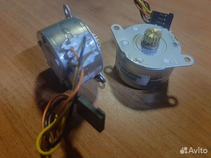 Шаговый двигатель