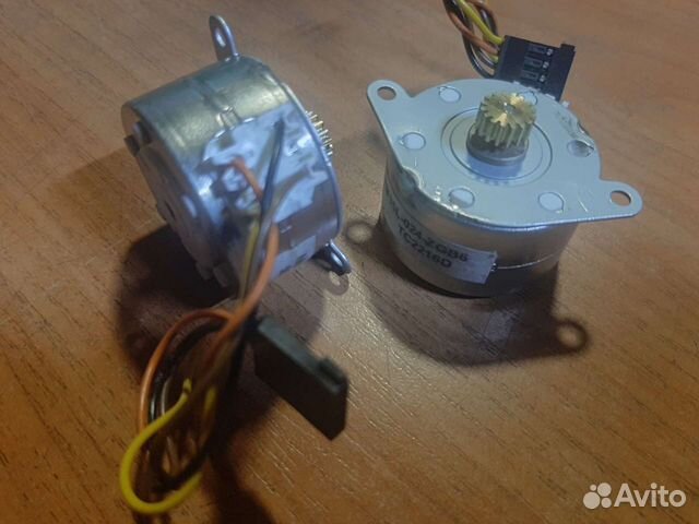 Шаговый двигатель