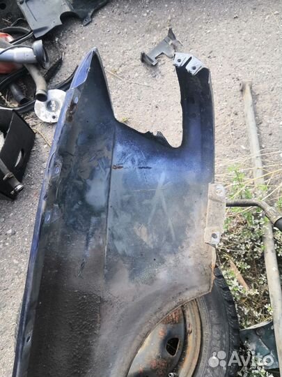Крыло переднее левое бмв Е32 чуть под рехтовку