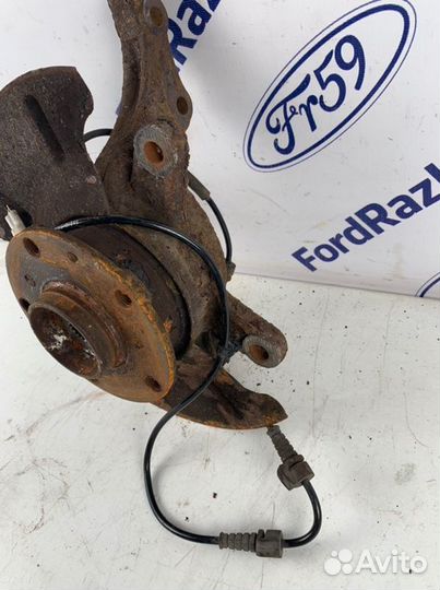 Кулак поворотный передний правый Suzuki Sx4 YA21S