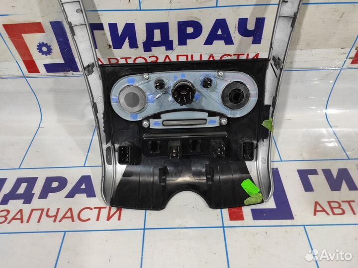 Накладка торпедо центральная Datsun On-Do 96912-5P