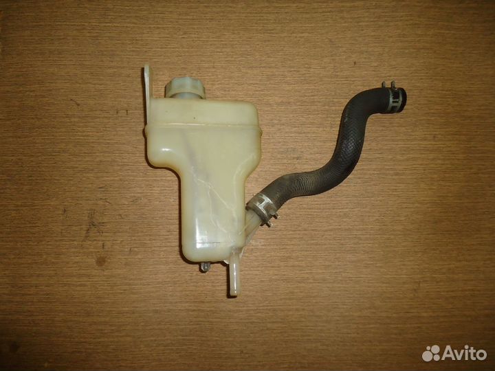 Бачок насоса гидроусилителя Mazda 626 GD Coupe 2.2