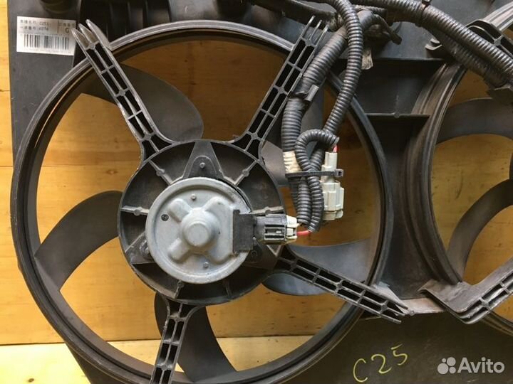 Диффузор радиатора Nissan Serena C25 MR20DE 2009