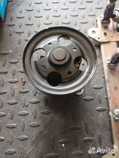 Насос водяной Nissan Serena TC24 QR20DE 2004