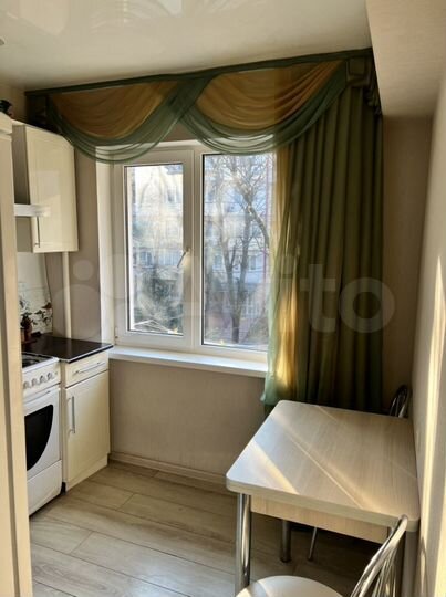 3-к. квартира, 50 м², 3/5 эт.