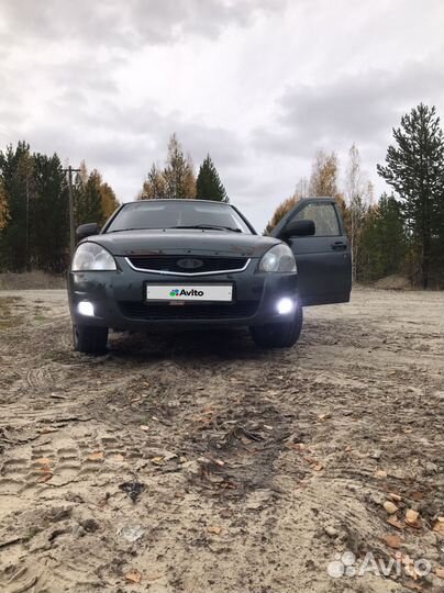 LADA Priora 1.6 МТ, 2011, битый, 150 000 км