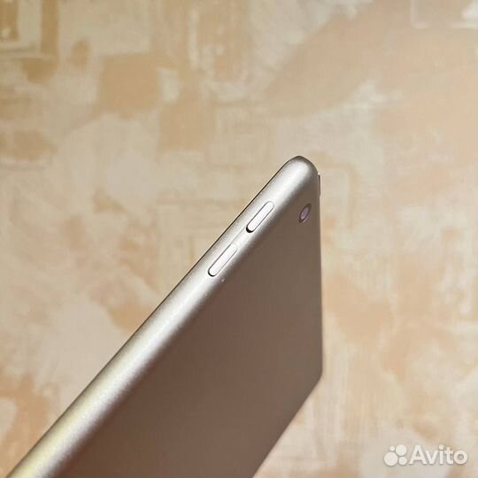 Планшет Apple iPad (5-го поколения) (2017)