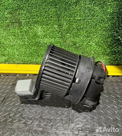 Моторчик печки Peugeot 208 2014