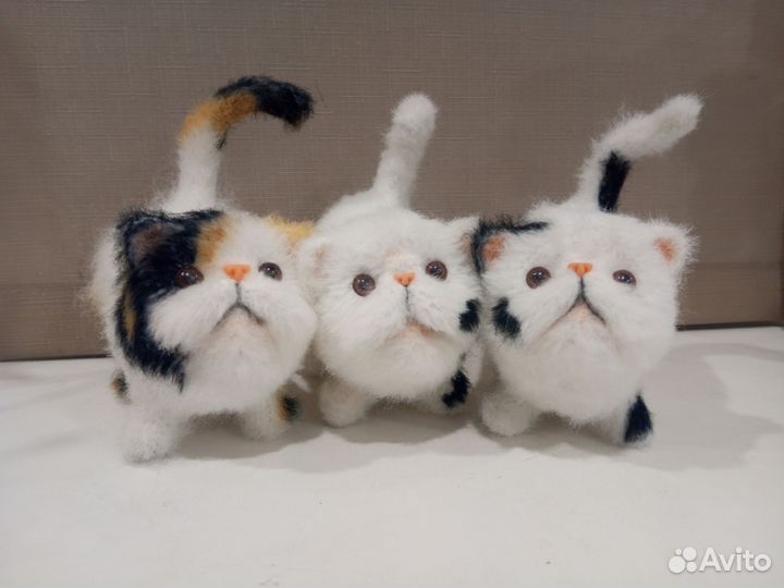 Игрушка котенок