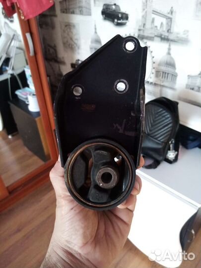 Продам подушки под двиготель