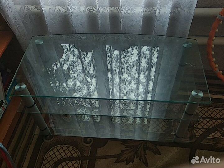 Стеклянная тумба