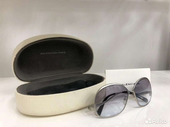 Солнцезащитные женские очки бренда Balenciaga. Ори